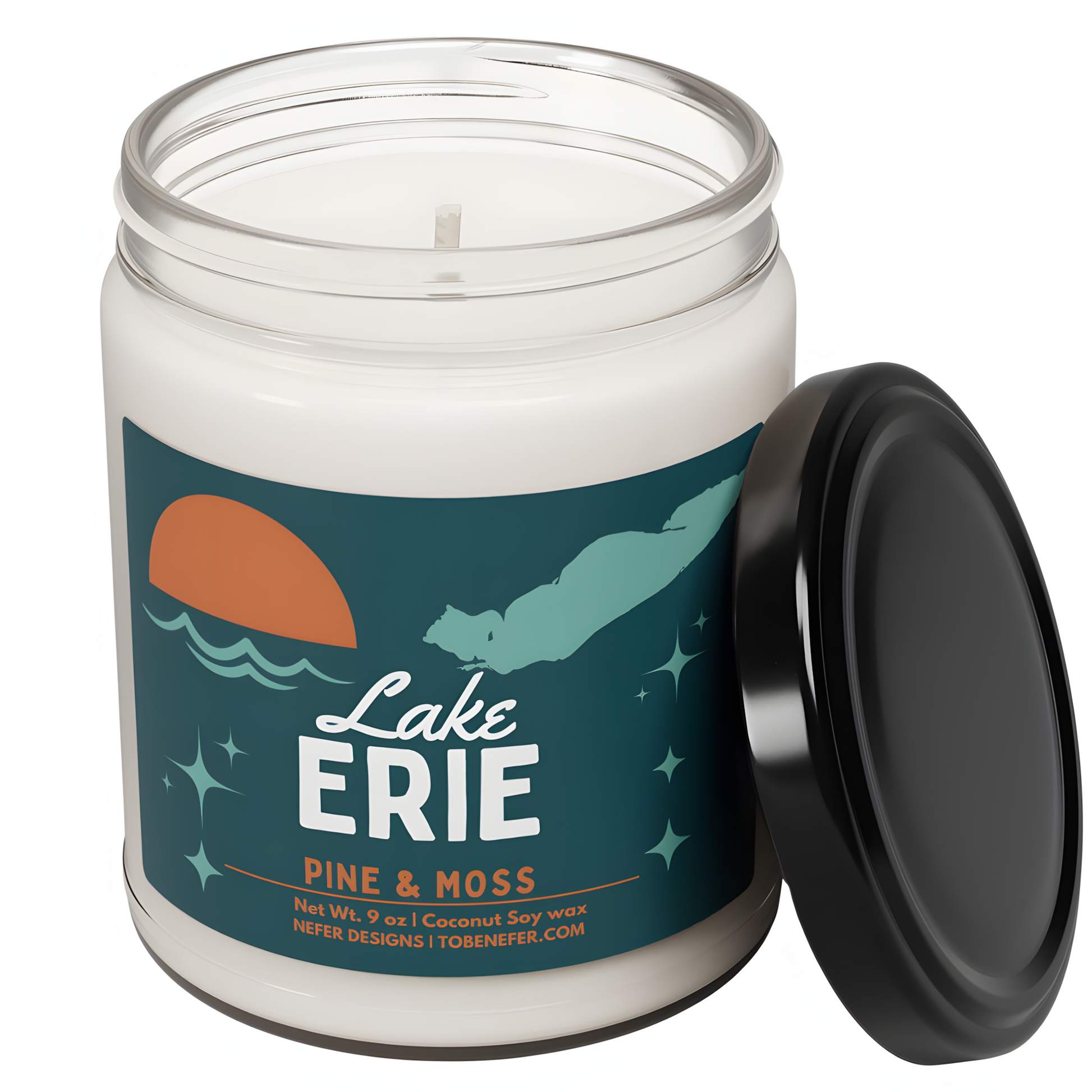 Lake Erie candle with a closure look that showing the top wax and pretty and clean look that could be a good gift for lake lovers. 