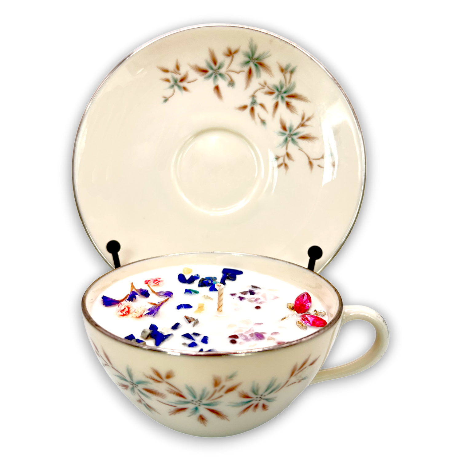 Dry Gin & Cypress Vintage Teacups: A Sophisticated Fusion of Botanicals and Elegance